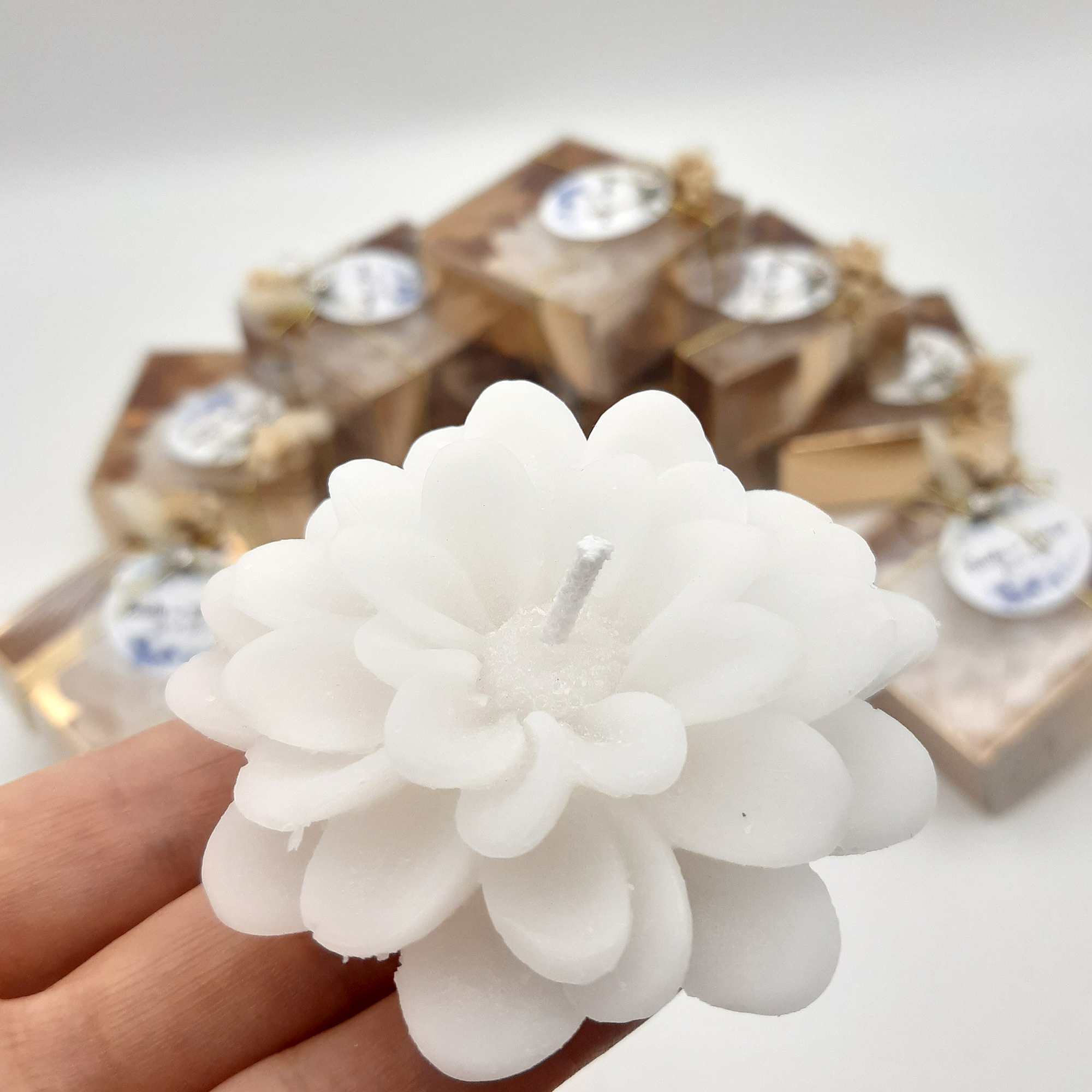 cadeau mariage invité bougie personnalisée,  Bougies en forme de lotus remerciement Idée petit cadeau