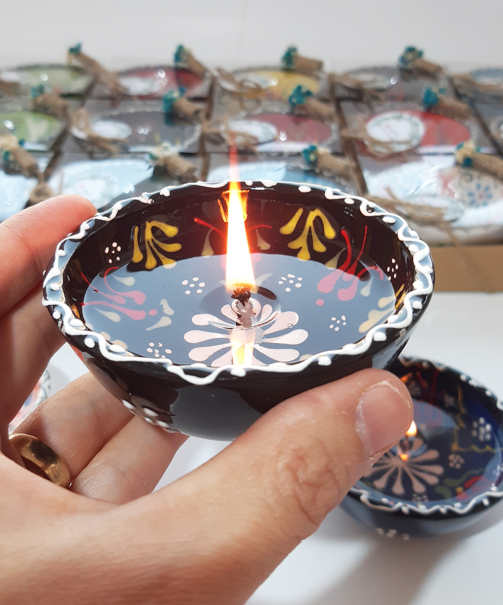 Bougie en gel en céramique dans un bol pour cadeaux de Diwali pour les invités